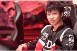 米兰网站 -刚刚！广东宏远围绕欧超杯绝杀压哨Uzi在雄鹿比赛中夺冠，法兰克福转会期伤情更新 