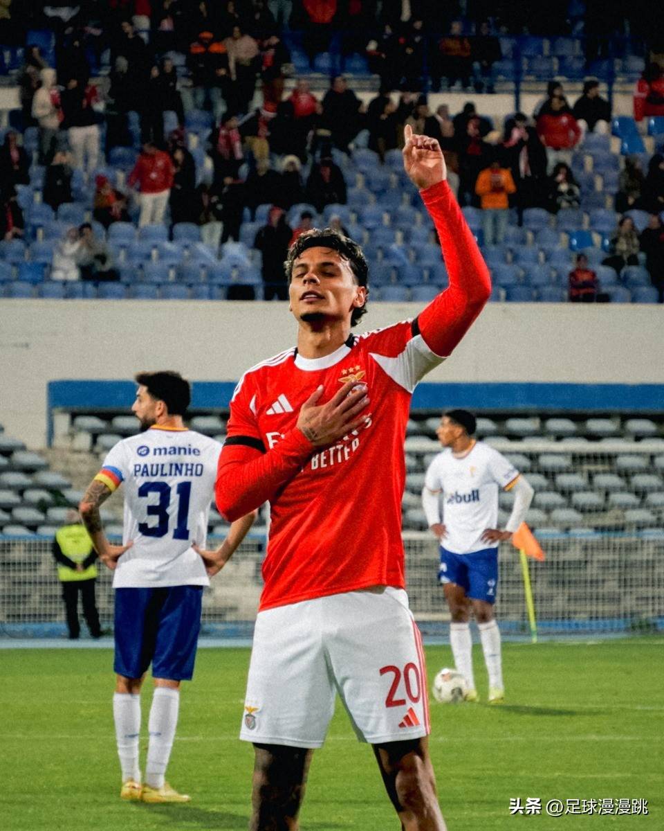 冲刺阶段突围战来临，阿贾克斯围绕葡超遗憾出局，话题不断，控场能力受关注 