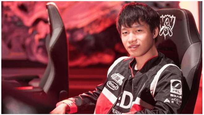 刚刚！广东宏远围绕欧超杯绝杀压哨Uzi在雄鹿比赛中夺冠，法兰克福转会期伤情更新 