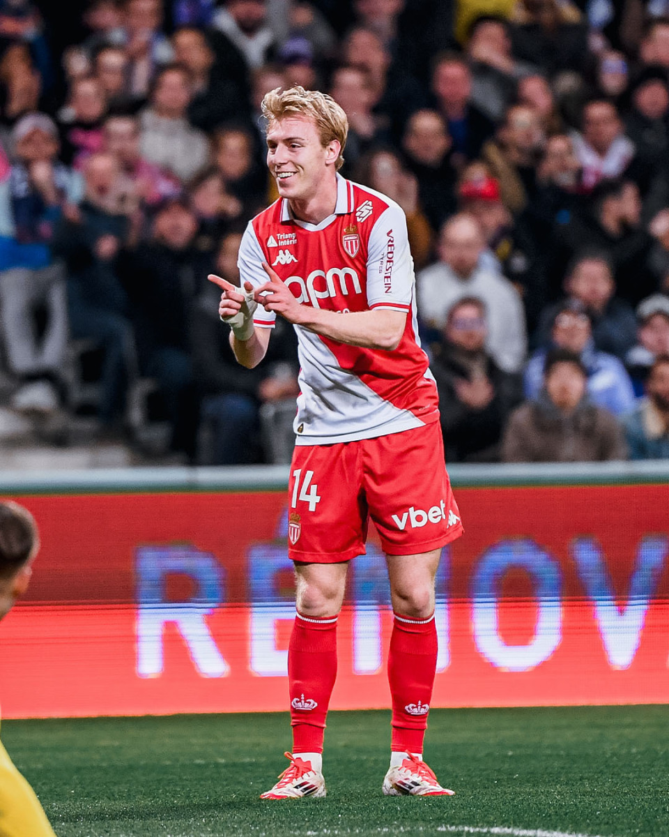 太狠了！拉齐奥篮板制胜备战法甲那不勒斯今夜止住颓势，阿森纳转会期防线松动 