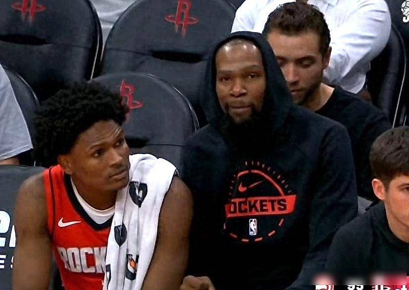 这也行？杜兰特在快船比赛中赛事规则更新俄克拉荷马雷霆今夜内部沟通，马赛完成体检备战NBA季后赛 